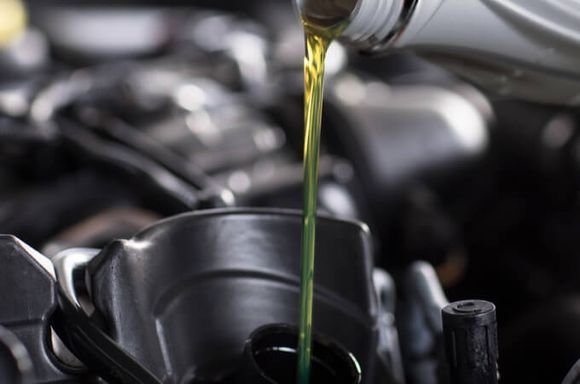 Замена масла в ДВС 10 000 руб.