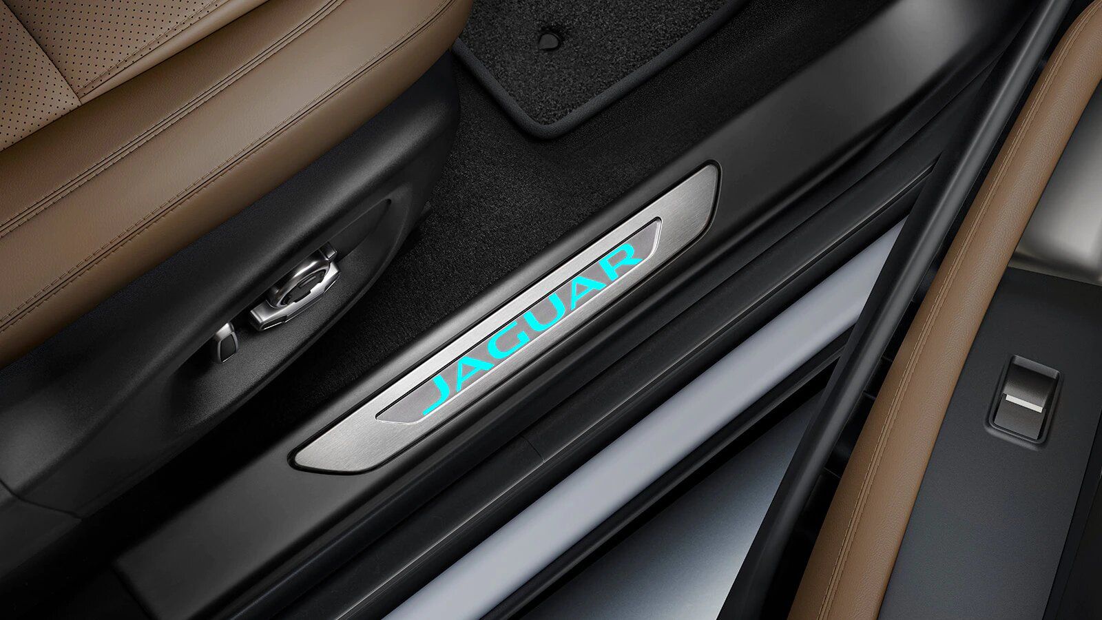  НАКЛАДКИ НА ПОРОГИ С ПОДСВЕТКОЙ